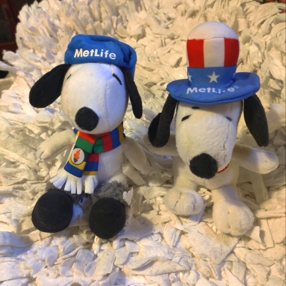 Three  Snoopy's 2014 MetLife Olympic Snoopy And Uncle Sam Snoopy MetLife 2011